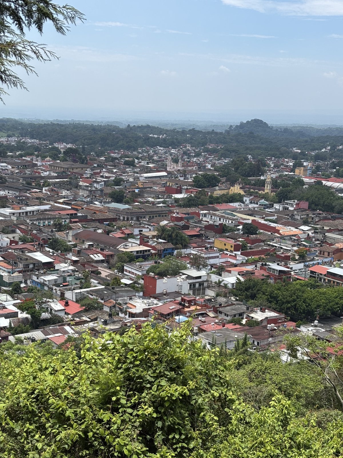 Coatepec desde la terraza panorámica, mayo de 2026 · foto: Bernard Uriza